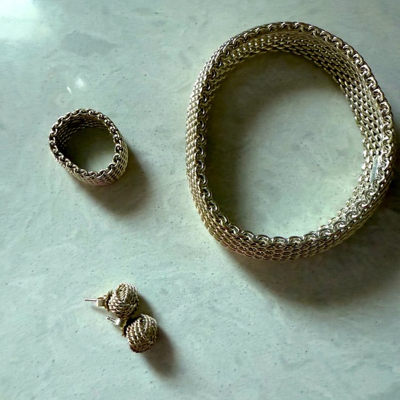 Tiffany Mesh silver jewelry 
Mesh ring 8
Mesh bracelet large
Mesh knot earrings - Picture 1 of 8